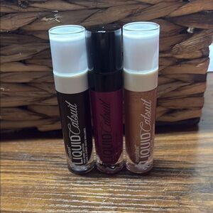 Wet n Wild Black and Purple Lipstick Set